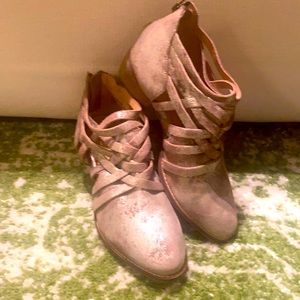 Seychelles Vintage Goldtone Booties